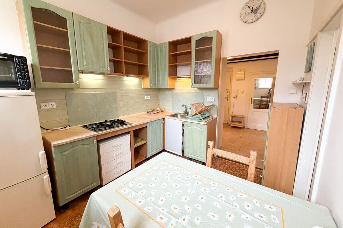 Pronájem bytu 2+1 60 m², U Okrouhlíku, Praha, Praha Pronájem bytu 2+1 60 m², U Okrouhlíku, Praha, Praha