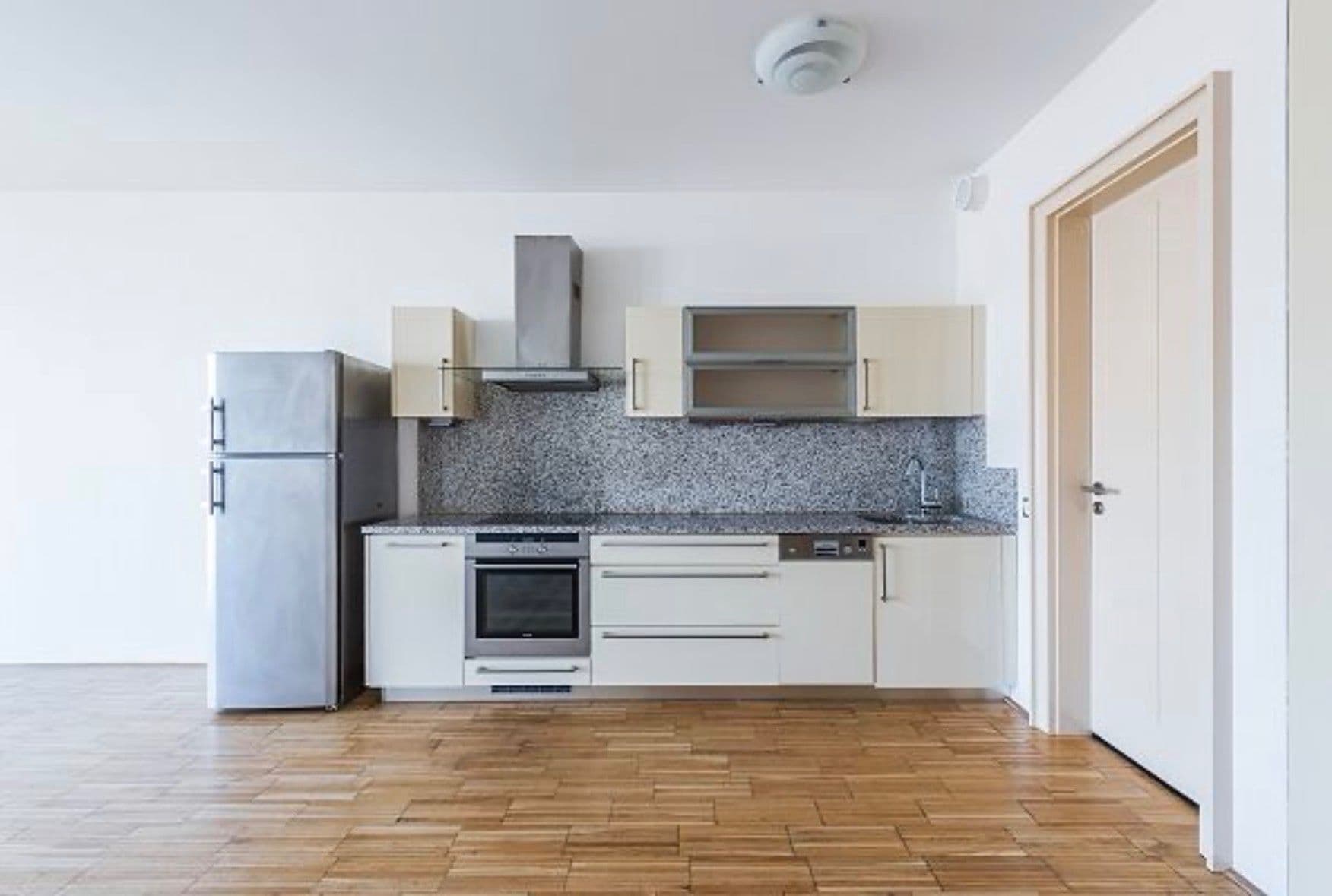 Pronájem bytu 2+kk 73 m², Rohanské nábřeží, Praha, Praha Pronájem bytu 2+kk 73 m², Rohanské nábřeží, Praha, Praha