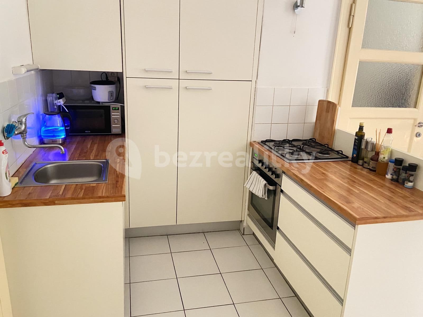 Pronájem bytu 2+kk 52 m², Seifertova, Praha, Praha Pronájem bytu 2+kk 52 m², Seifertova, Praha, Praha