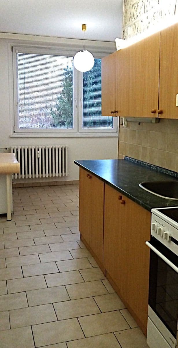 Pronájem bytu 1+1 35 m², Dlouhá, Zlín, Zlínský kraj Pronájem bytu 1+1 35 m², Dlouhá, Zlín, Zlínský kraj