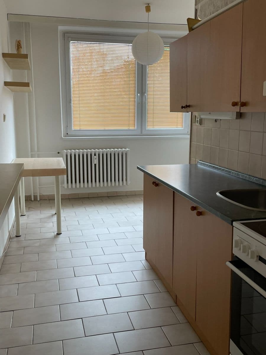 Pronájem bytu 1+1 35 m², Dlouhá, Zlín, Zlínský kraj Pronájem bytu 1+1 35 m², Dlouhá, Zlín, Zlínský kraj