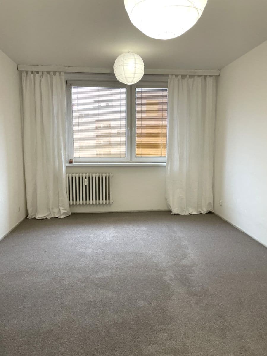 Pronájem bytu 1+1 35 m², Dlouhá, Zlín, Zlínský kraj Pronájem bytu 1+1 35 m², Dlouhá, Zlín, Zlínský kraj