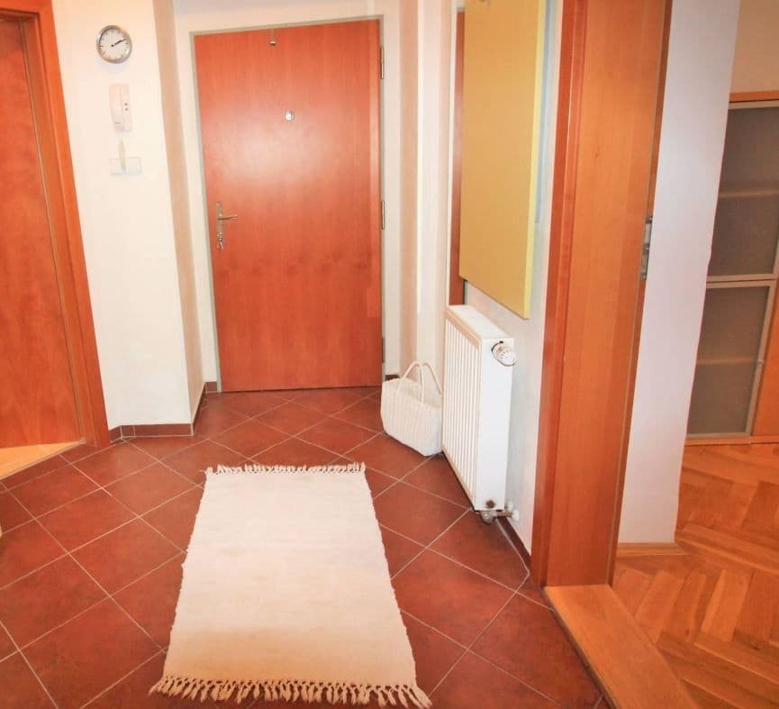 Pronájem bytu 2+1 68 m², U Okrouhlíku, Praha, Praha Pronájem bytu 2+1 68 m², U Okrouhlíku, Praha, Praha