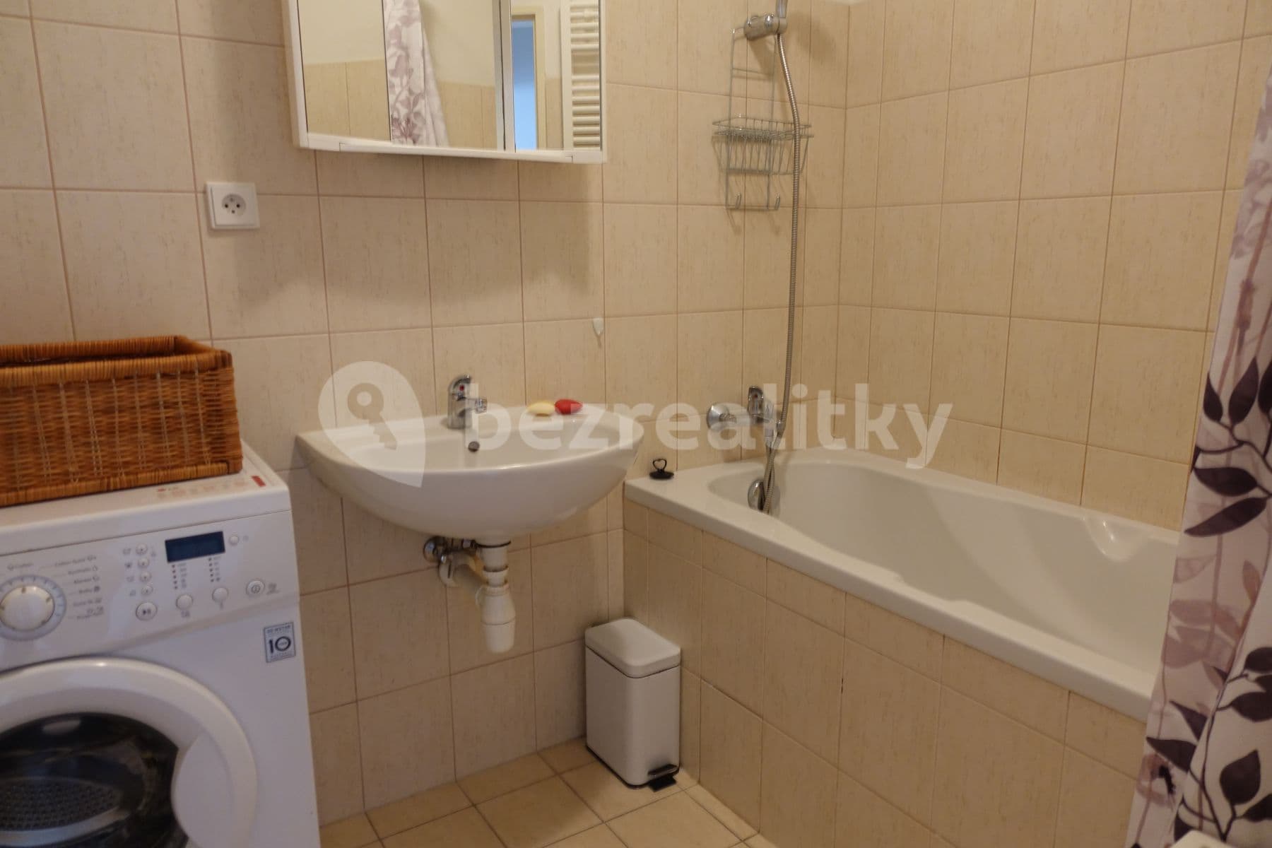 Pronájem bytu 2+kk 74 m², Nad Šestikopy, Praha, Praha Pronájem bytu 2+kk 74 m², Nad Šestikopy, Praha, Praha