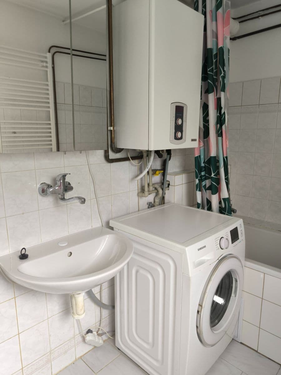 Pronájem bytu 3+1 80 m², Pod sady, Praha, Praha Pronájem bytu 3+1 80 m², Pod sady, Praha, Praha