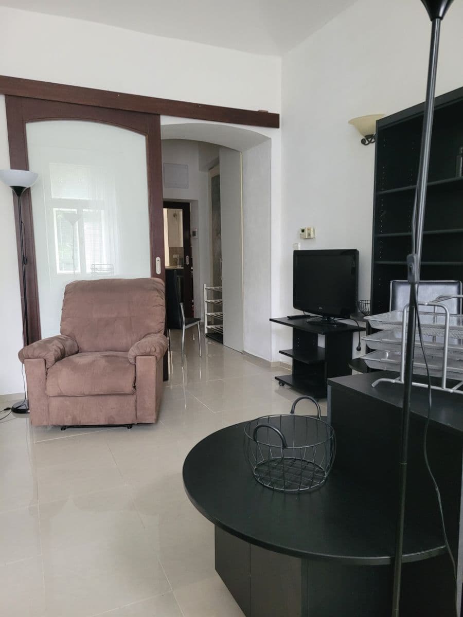 Pronájem bytu 2+1 60 m², Lublaňská, Praha, Praha Pronájem bytu 2+1 60 m², Lublaňská, Praha, Praha
