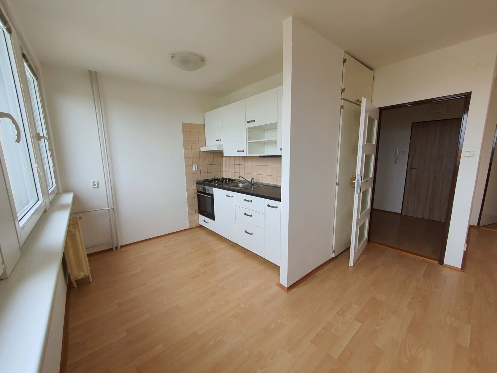 Pronájem bytu 1+kk 35 m², Plzeňská, Kladno, Středočeský kraj Pronájem bytu 1+kk 35 m², Plzeňská, Kladno, Středočeský kraj