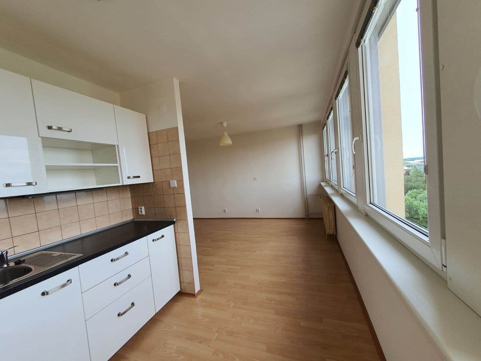 Pronájem bytu 1+kk 35 m², Plzeňská, Kladno, Středočeský kraj Pronájem bytu 1+kk 35 m², Plzeňská, Kladno, Středočeský kraj