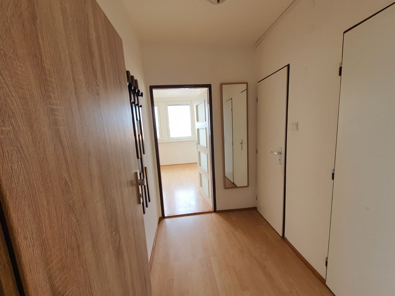 Pronájem bytu 1+kk 35 m², Plzeňská, Kladno, Středočeský kraj Pronájem bytu 1+kk 35 m², Plzeňská, Kladno, Středočeský kraj