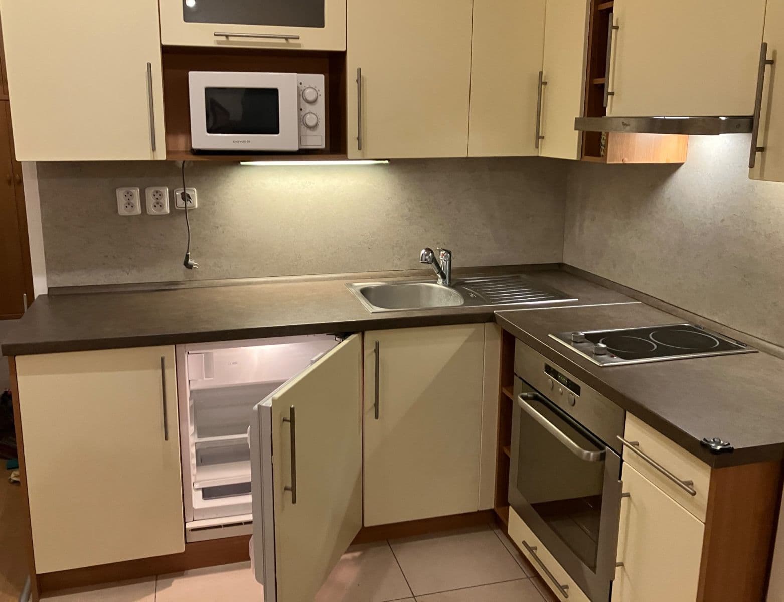 Pronájem bytu 1+kk 27 m², Purkyňova, Brno, Jihomoravský kraj Pronájem bytu 1+kk 27 m², Purkyňova, Brno, Jihomoravský kraj