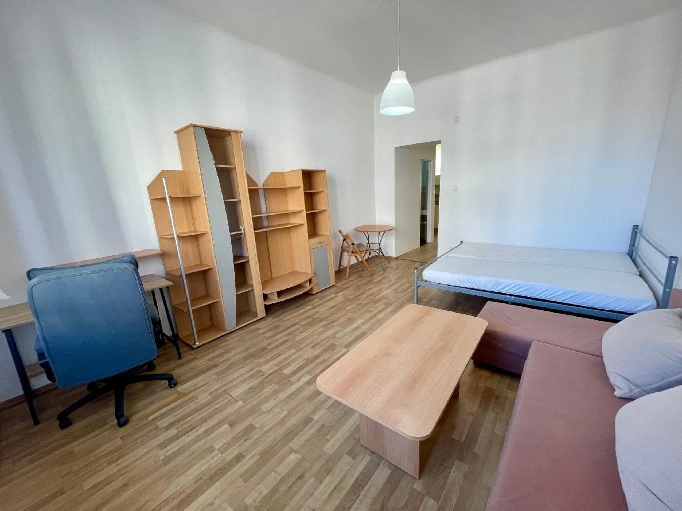 Pronájem bytu 1+1 35 m², Komárovská, Brno, Jihomoravský kraj Pronájem bytu 1+1 35 m², Komárovská, Brno, Jihomoravský kraj