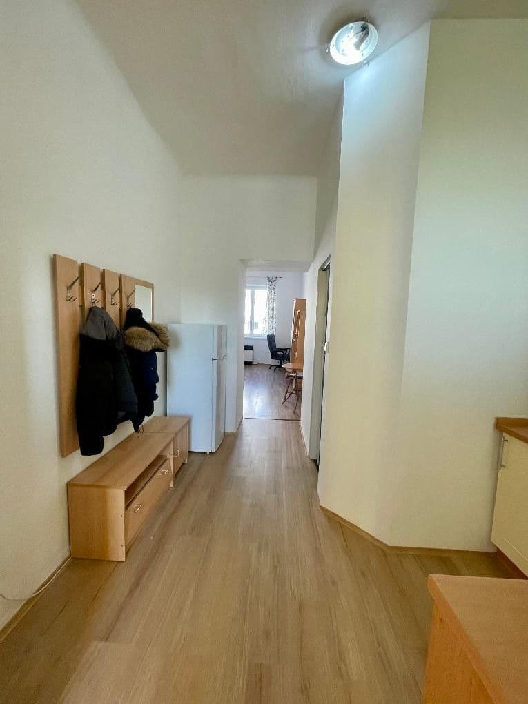 Pronájem bytu 1+1 35 m², Komárovská, Brno, Jihomoravský kraj Pronájem bytu 1+1 35 m², Komárovská, Brno, Jihomoravský kraj