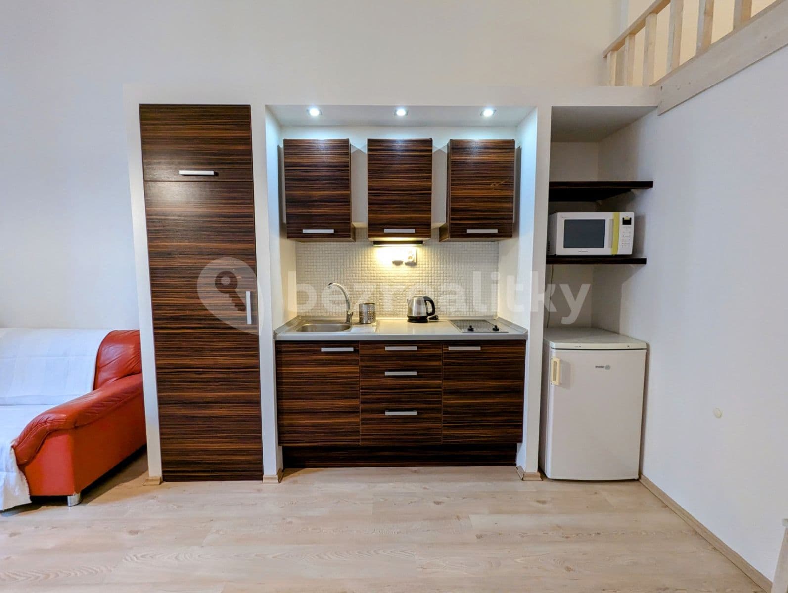 Pronájem bytu 1+kk 36 m², Špitálská, Hradec Králové, Královéhradecký kraj Pronájem bytu 1+kk 36 m², Špitálská, Hradec Králové, Královéhradecký kraj
