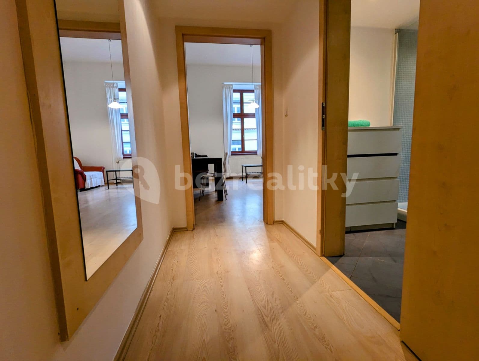 Pronájem bytu 1+kk 36 m², Špitálská, Hradec Králové, Královéhradecký kraj Pronájem bytu 1+kk 36 m², Špitálská, Hradec Králové, Královéhradecký kraj