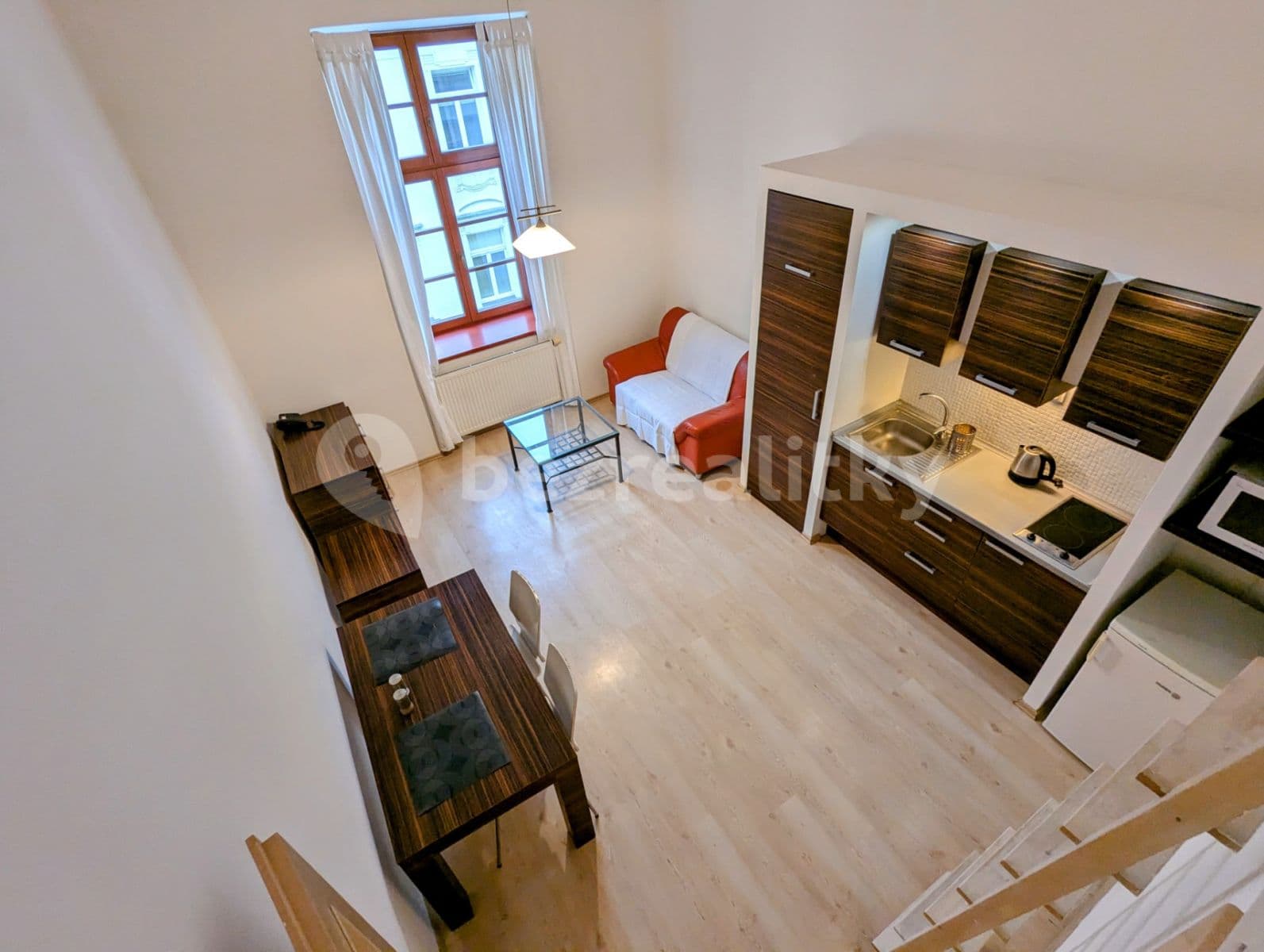 Pronájem bytu 1+kk 36 m², Špitálská, Hradec Králové, Královéhradecký kraj Pronájem bytu 1+kk 36 m², Špitálská, Hradec Králové, Královéhradecký kraj