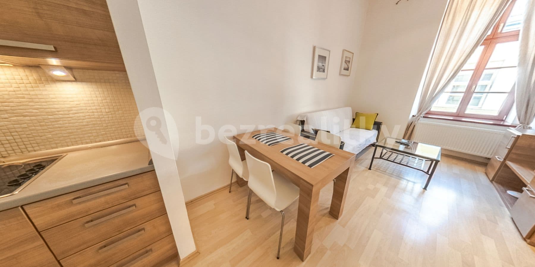 Pronájem bytu 2+kk 40 m², Špitálská, Hradec Králové, Královéhradecký kraj Pronájem bytu 2+kk 40 m², Špitálská, Hradec Králové, Královéhradecký kraj