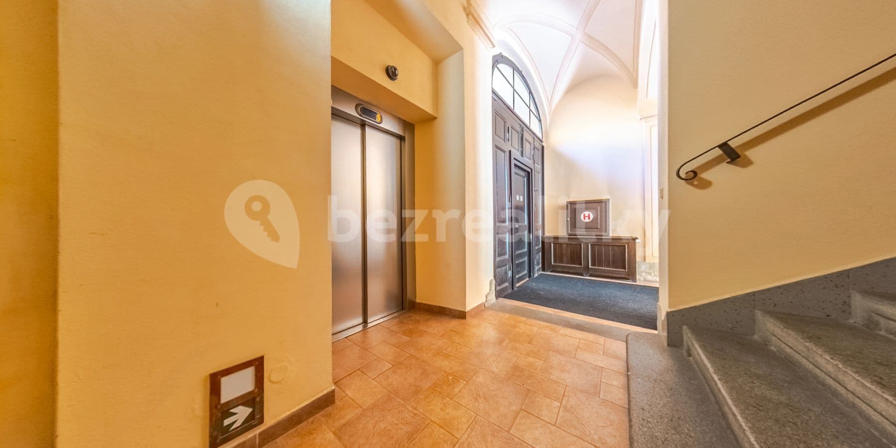 Pronájem bytu 2+kk 40 m², Špitálská, Hradec Králové, Královéhradecký kraj Pronájem bytu 2+kk 40 m², Špitálská, Hradec Králové, Královéhradecký kraj