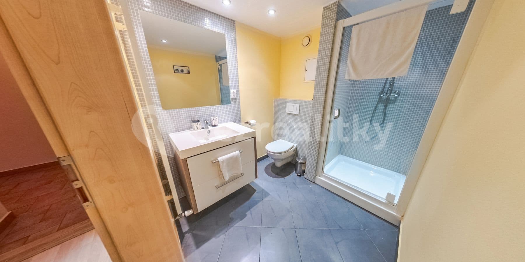 Pronájem bytu 2+kk 40 m², Špitálská, Hradec Králové, Královéhradecký kraj Pronájem bytu 2+kk 40 m², Špitálská, Hradec Králové, Královéhradecký kraj