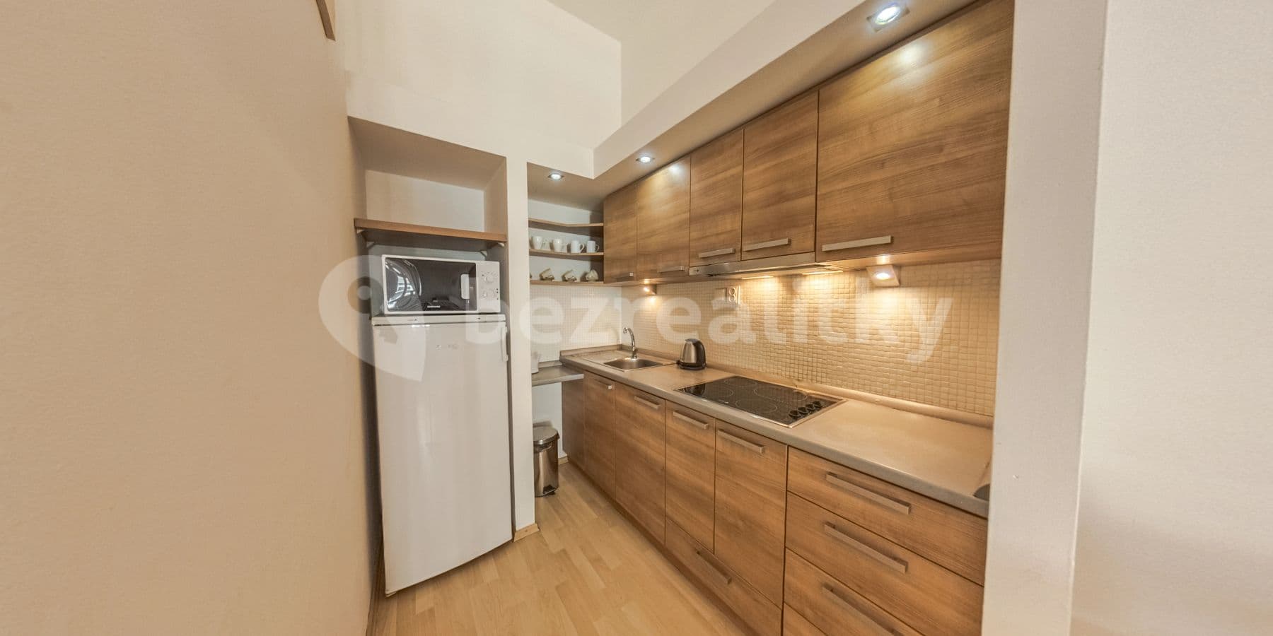 Pronájem bytu 2+kk 40 m², Špitálská, Hradec Králové, Královéhradecký kraj Pronájem bytu 2+kk 40 m², Špitálská, Hradec Králové, Královéhradecký kraj