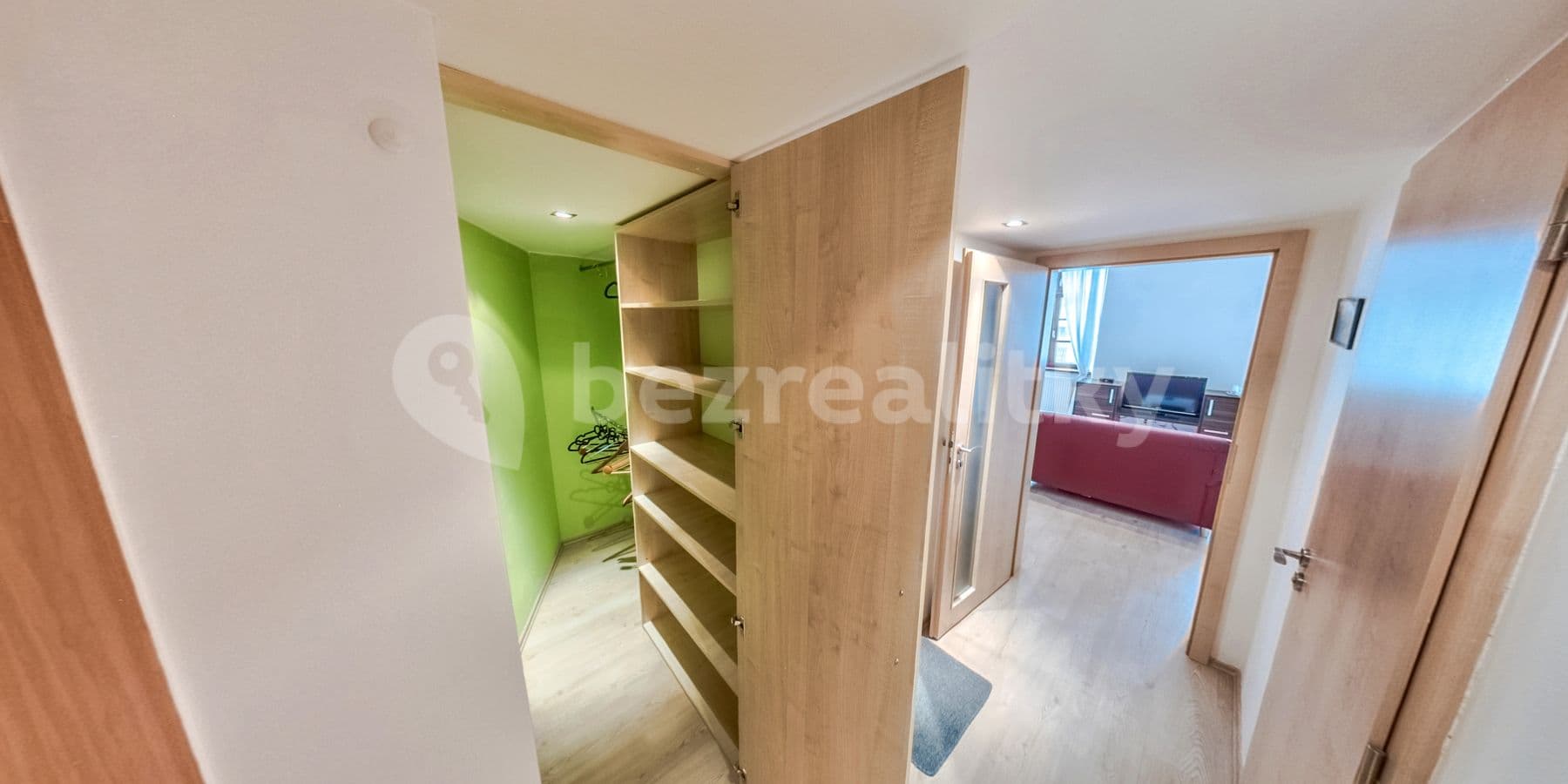 Pronájem bytu 1+kk 50 m², Špitálská, Hradec Králové, Královéhradecký kraj Pronájem bytu 1+kk 50 m², Špitálská, Hradec Králové, Královéhradecký kraj