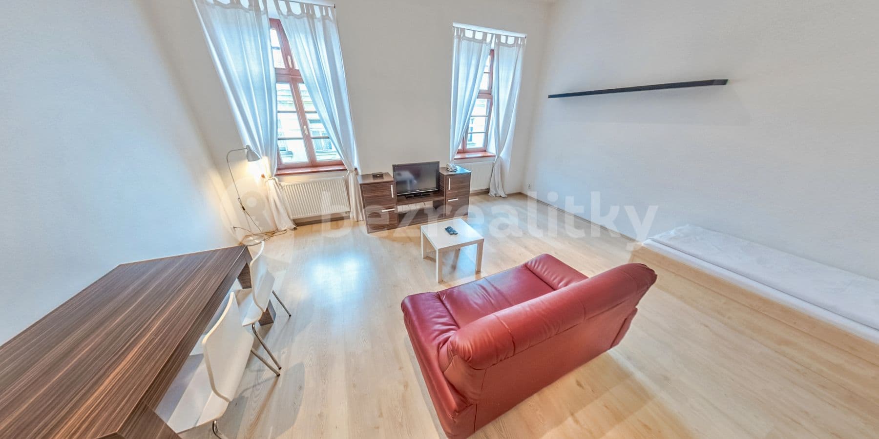 Pronájem bytu 1+kk 50 m², Špitálská, Hradec Králové, Královéhradecký kraj Pronájem bytu 1+kk 50 m², Špitálská, Hradec Králové, Královéhradecký kraj