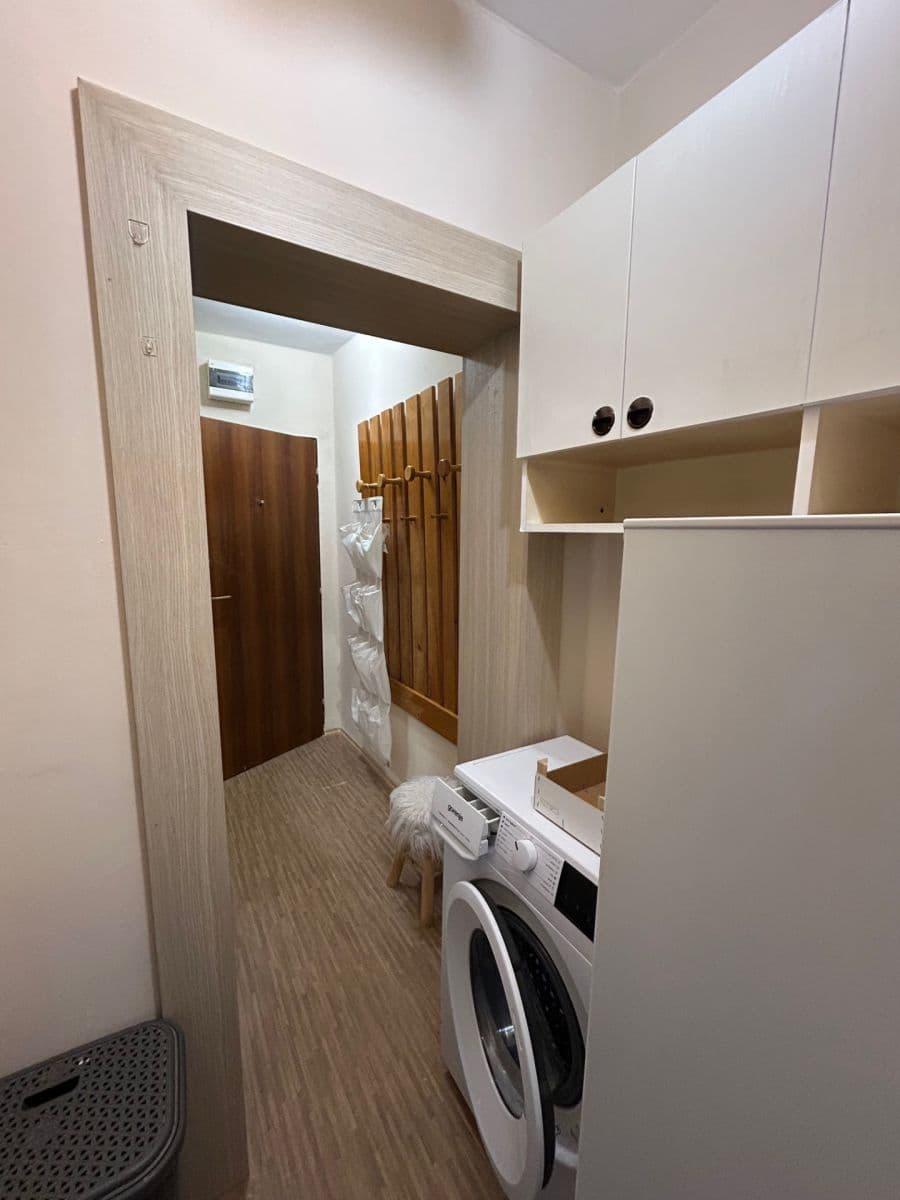 Pronájem bytu 1+kk 33 m², Pardubice, Pardubický kraj Pronájem bytu 1+kk 33 m², Pardubice, Pardubický kraj