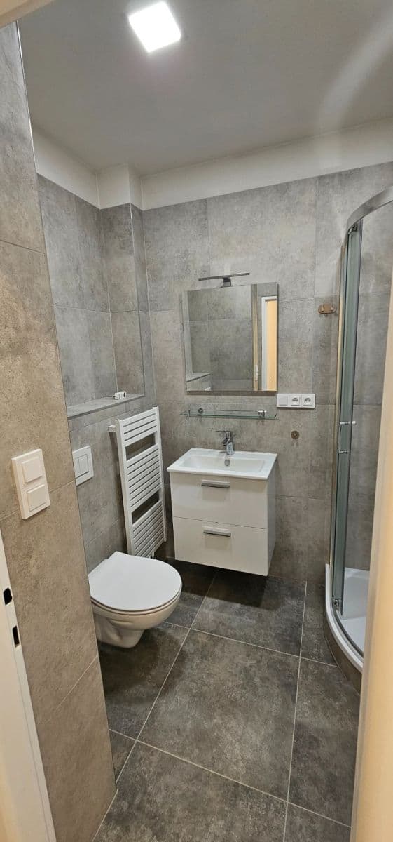 Pronájem bytu 1+kk 45 m², Nad Kajetánkou, Praha, Praha Pronájem bytu 1+kk 45 m², Nad Kajetánkou, Praha, Praha