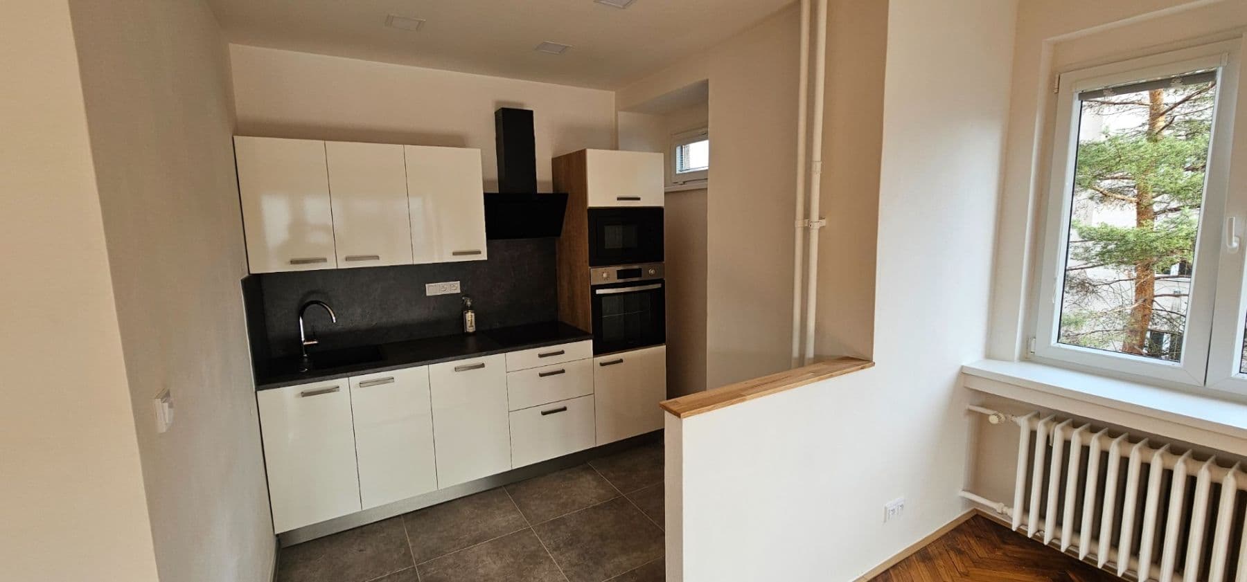 Pronájem bytu 1+kk 45 m², Nad Kajetánkou, Praha, Praha Pronájem bytu 1+kk 45 m², Nad Kajetánkou, Praha, Praha