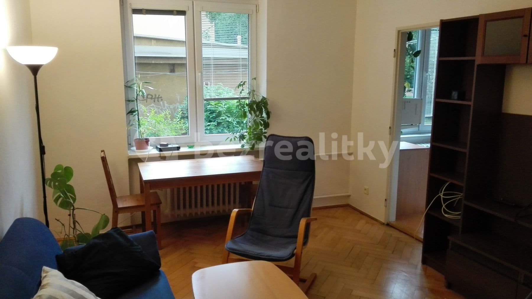 Pronájem bytu 2+1 42 m², Dětská, Praha, Praha