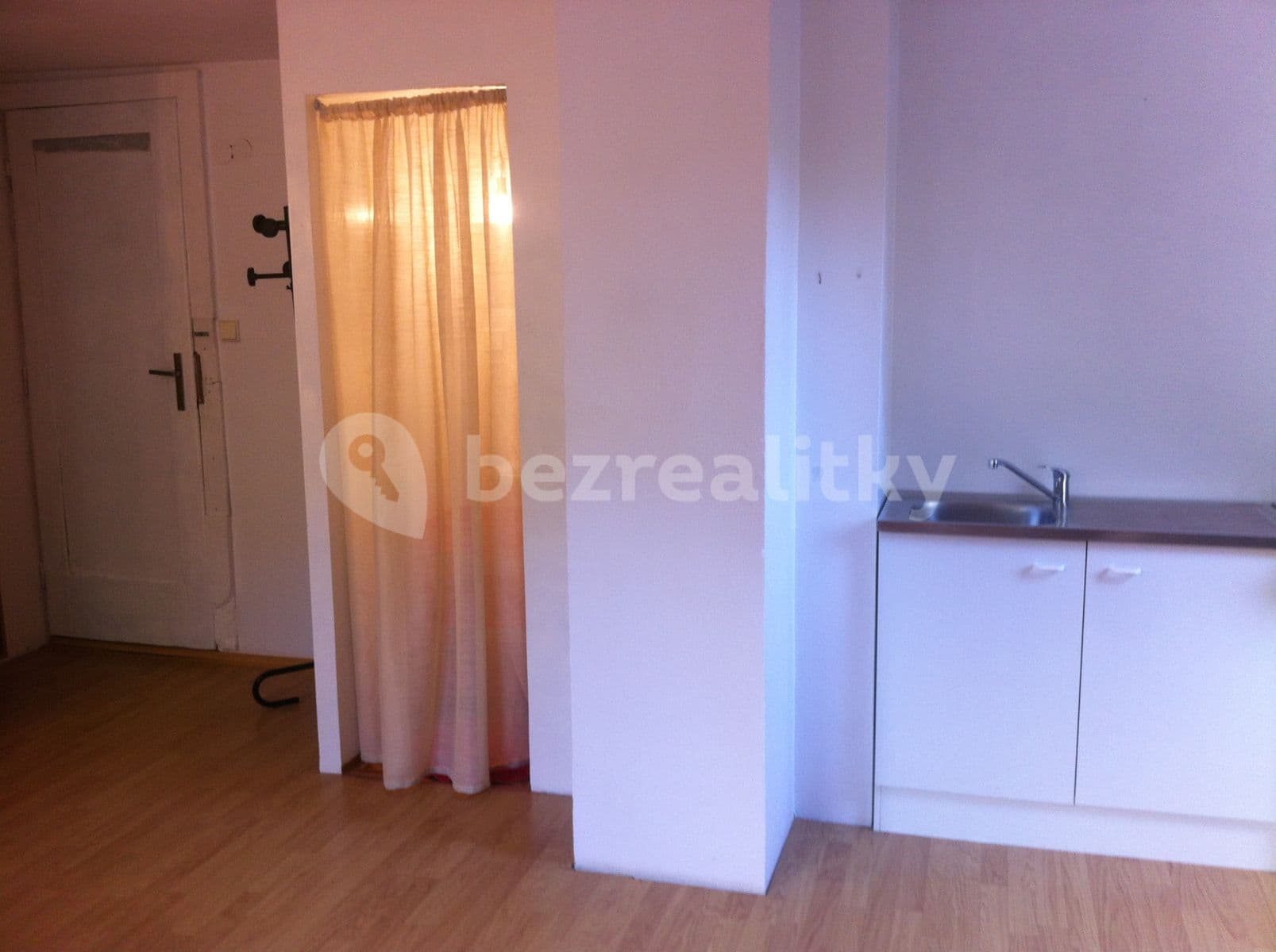 Pronájem bytu 1+kk 30 m², Jarní, Brno, Jihomoravský kraj Pronájem bytu 1+kk 30 m², Jarní, Brno, Jihomoravský kraj