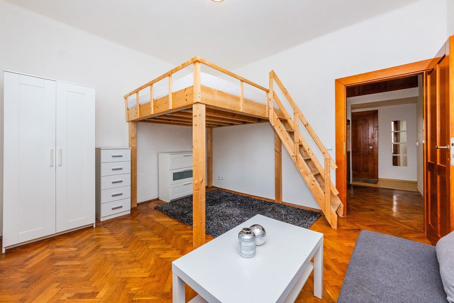 Pronájem bytu 1+1 35 m², V Holešovičkách, Praha, Praha Pronájem bytu 1+1 35 m², V Holešovičkách, Praha, Praha
