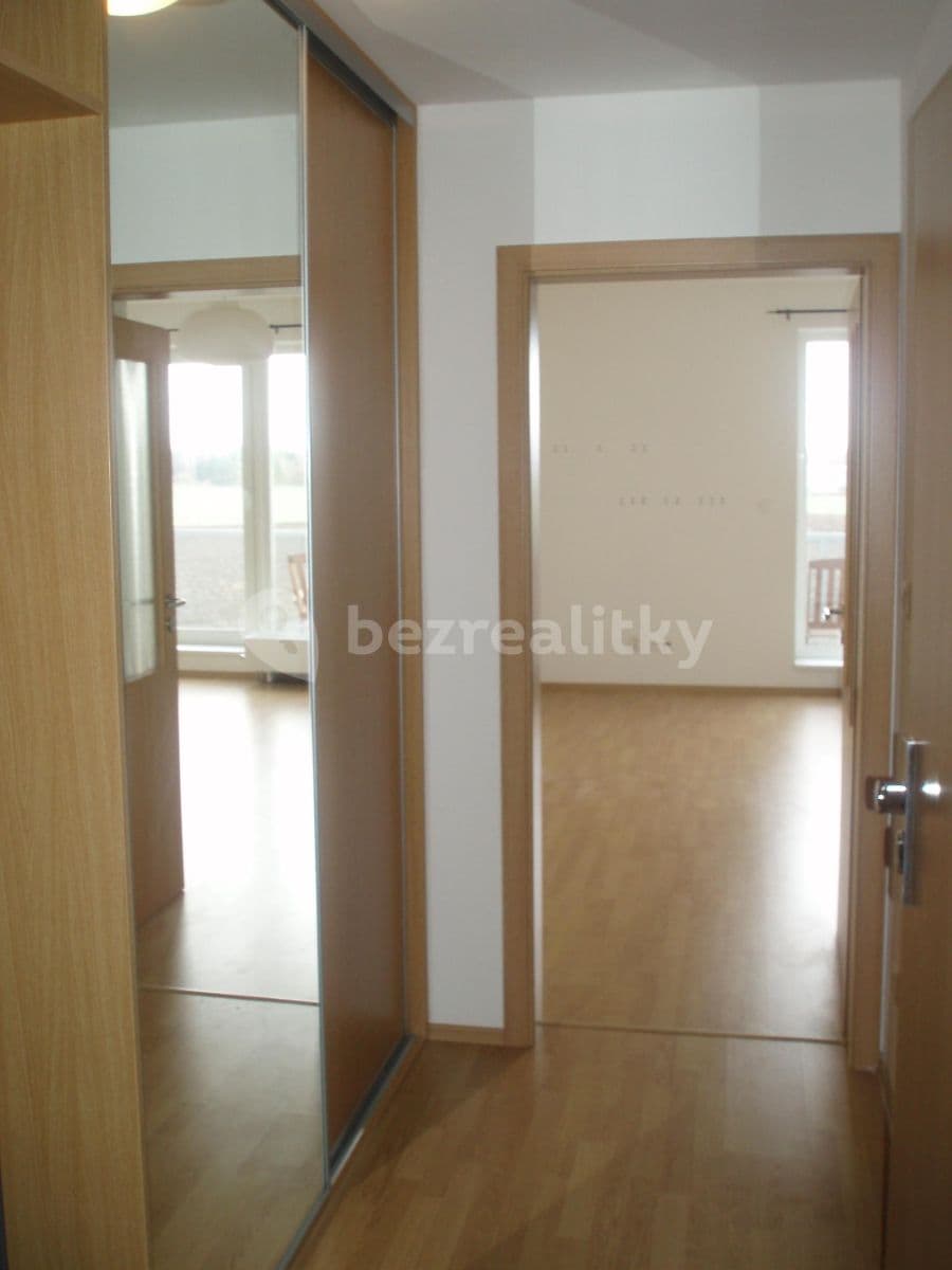 Pronájem bytu 1+kk 45 m², Chýně, Středočeský kraj Pronájem bytu 1+kk 45 m², Chýně, Středočeský kraj