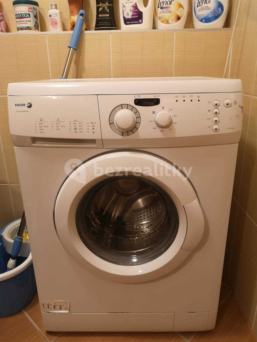 Pronájem bytu 1+kk 45 m², Chýně, Středočeský kraj Pronájem bytu 1+kk 45 m², Chýně, Středočeský kraj