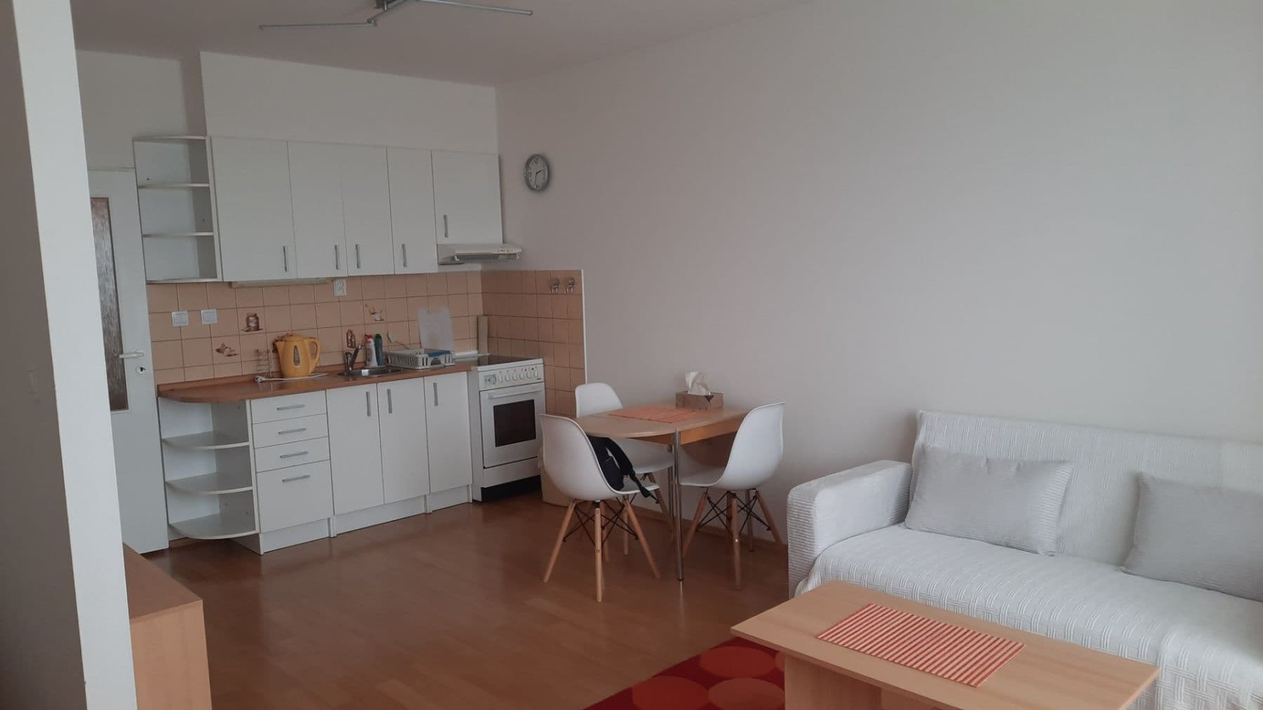 Pronájem bytu 1+kk 38 m², Hnězdenská, Praha, Praha Pronájem bytu 1+kk 38 m², Hnězdenská, Praha, Praha