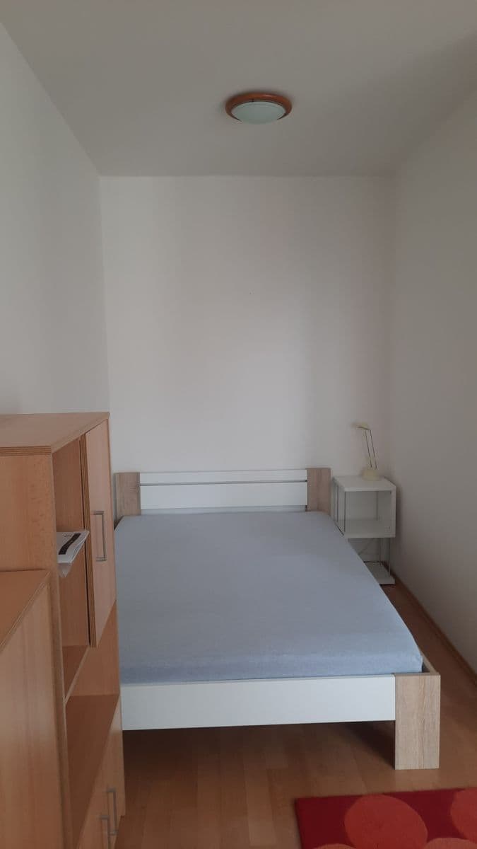 Pronájem bytu 1+kk 38 m², Hnězdenská, Praha, Praha Pronájem bytu 1+kk 38 m², Hnězdenská, Praha, Praha