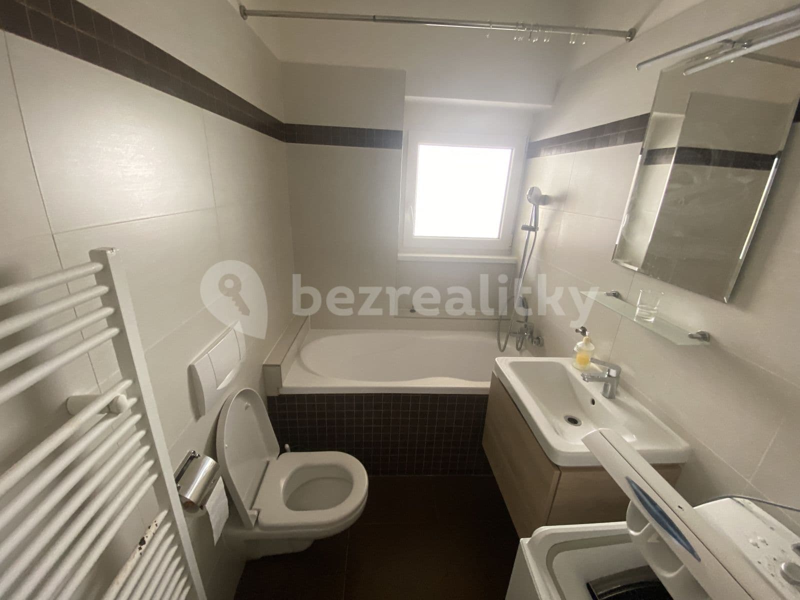 Pronájem bytu 2+kk 55 m², Pod kaštany, Brno, Jihomoravský kraj Pronájem bytu 2+kk 55 m², Pod kaštany, Brno, Jihomoravský kraj