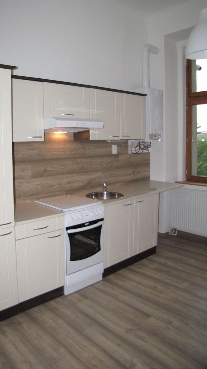 Pronájem bytu 1+1 36 m², Husitská, Praha, Praha Pronájem bytu 1+1 36 m², Husitská, Praha, Praha