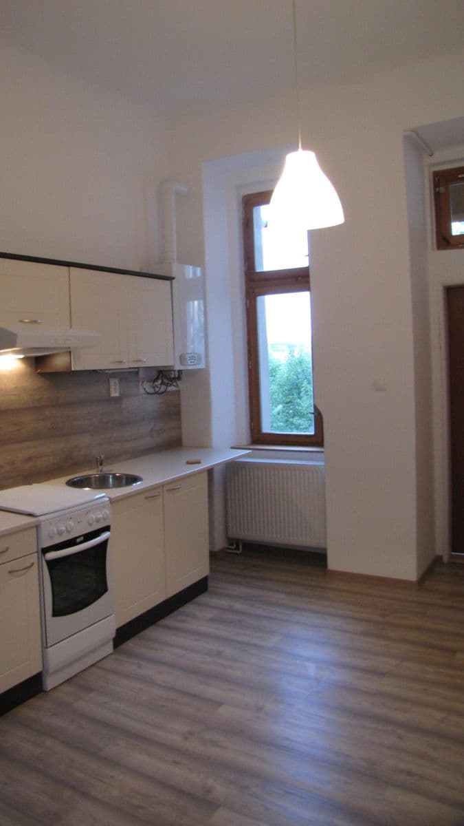 Pronájem bytu 1+1 36 m², Husitská, Praha, Praha Pronájem bytu 1+1 36 m², Husitská, Praha, Praha
