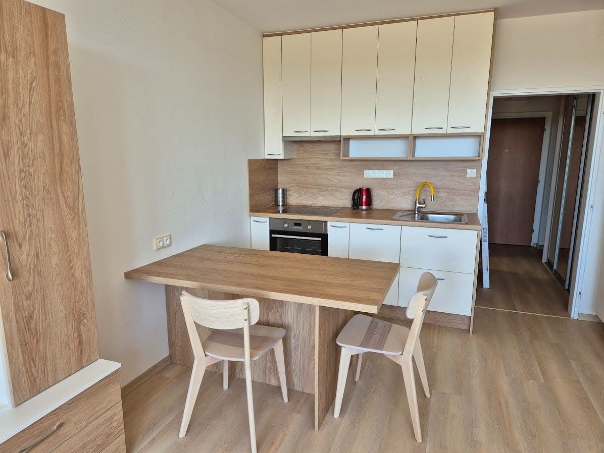 Pronájem bytu 1+kk 37 m², Hnězdenská, Praha, Praha Pronájem bytu 1+kk 37 m², Hnězdenská, Praha, Praha
