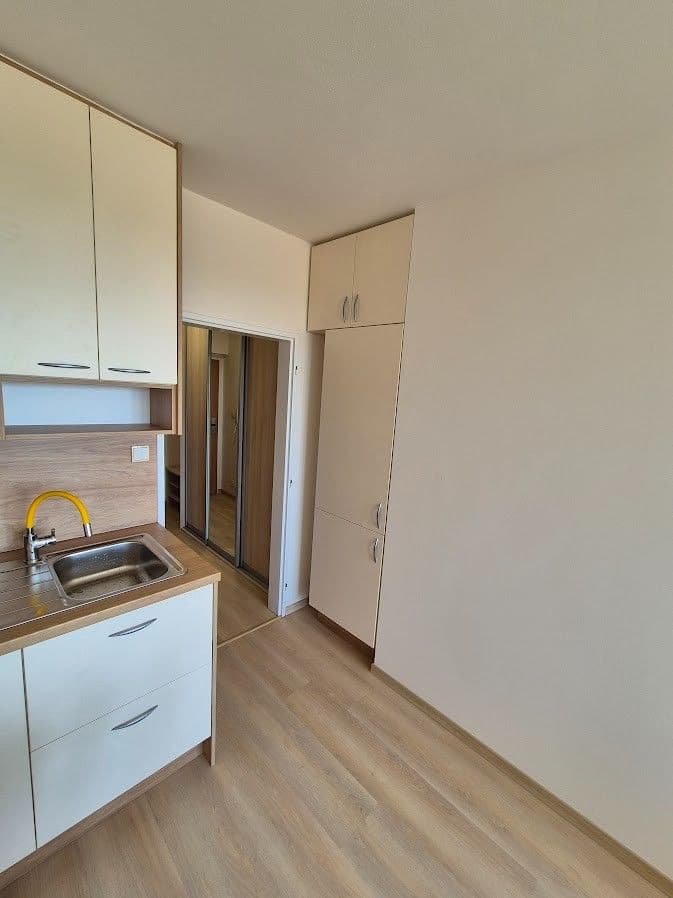 Pronájem bytu 1+kk 37 m², Hnězdenská, Praha, Praha Pronájem bytu 1+kk 37 m², Hnězdenská, Praha, Praha