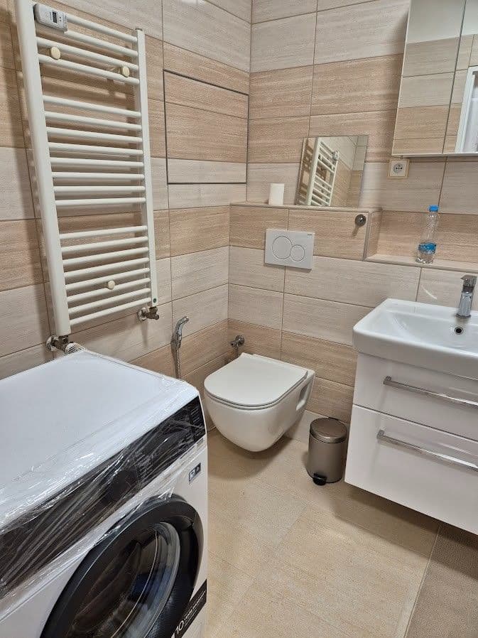 Pronájem bytu 1+kk 37 m², Hnězdenská, Praha, Praha Pronájem bytu 1+kk 37 m², Hnězdenská, Praha, Praha