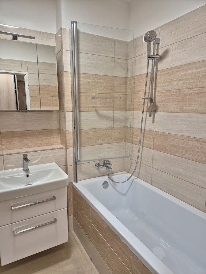 Pronájem bytu 1+kk 37 m², Hnězdenská, Praha, Praha Pronájem bytu 1+kk 37 m², Hnězdenská, Praha, Praha