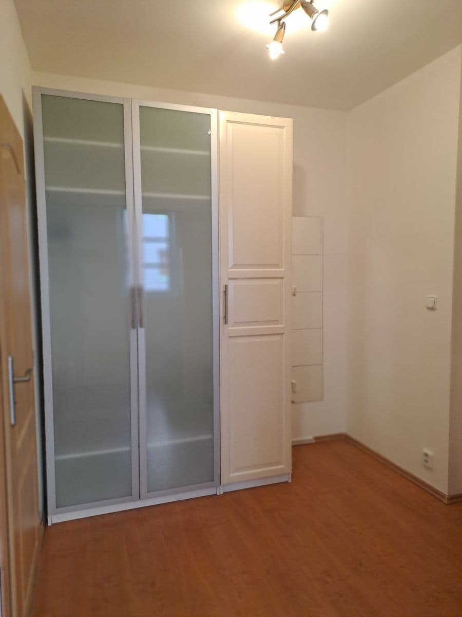 Pronájem bytu 1+kk 33 m², Komenského, Kladno, Středočeský kraj Pronájem bytu 1+kk 33 m², Komenského, Kladno, Středočeský kraj