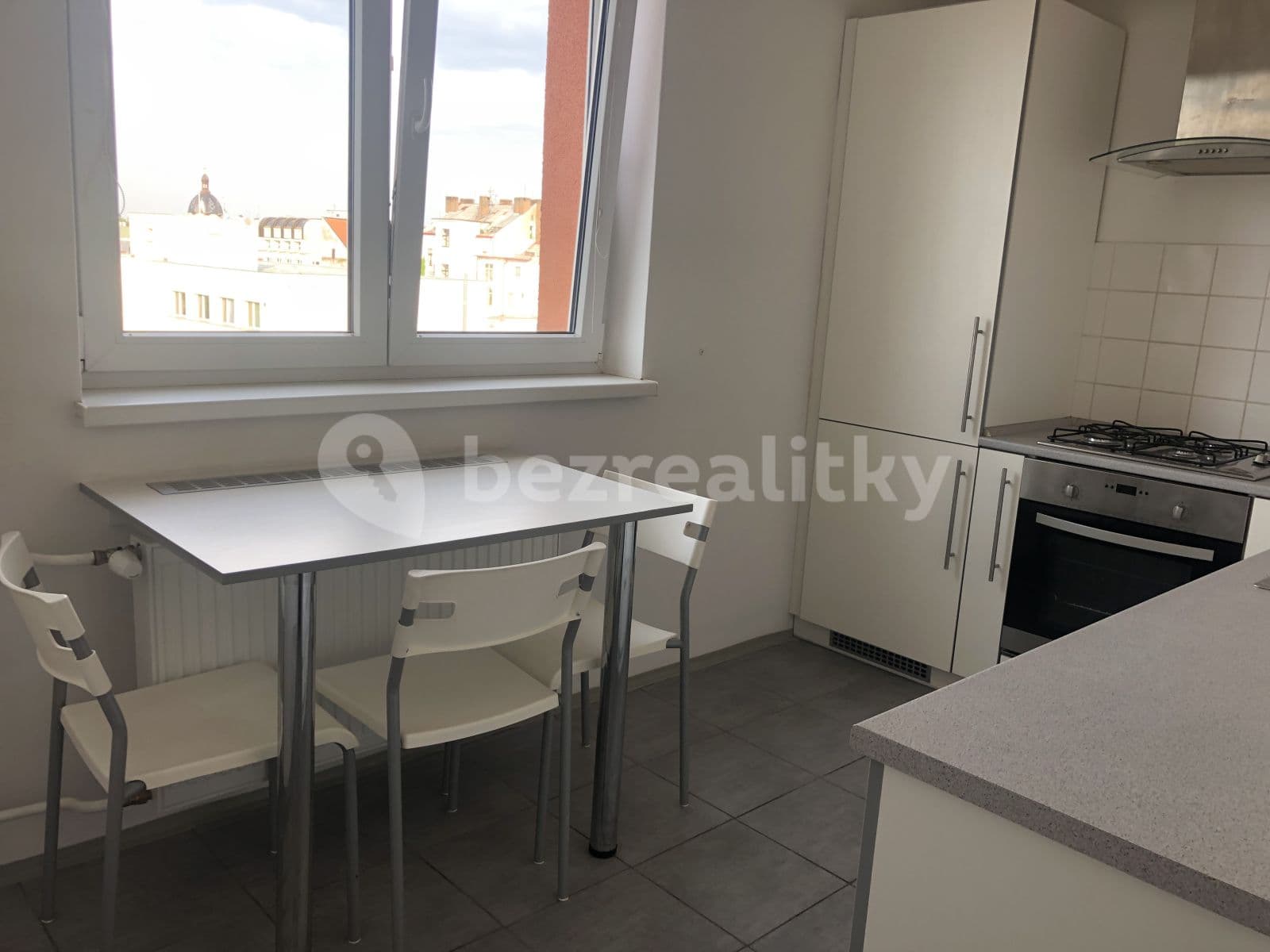 Pronájem bytu 1+1 40 m², Na Hrádku, Pardubice, Pardubický kraj Pronájem bytu 1+1 40 m², Na Hrádku, Pardubice, Pardubický kraj