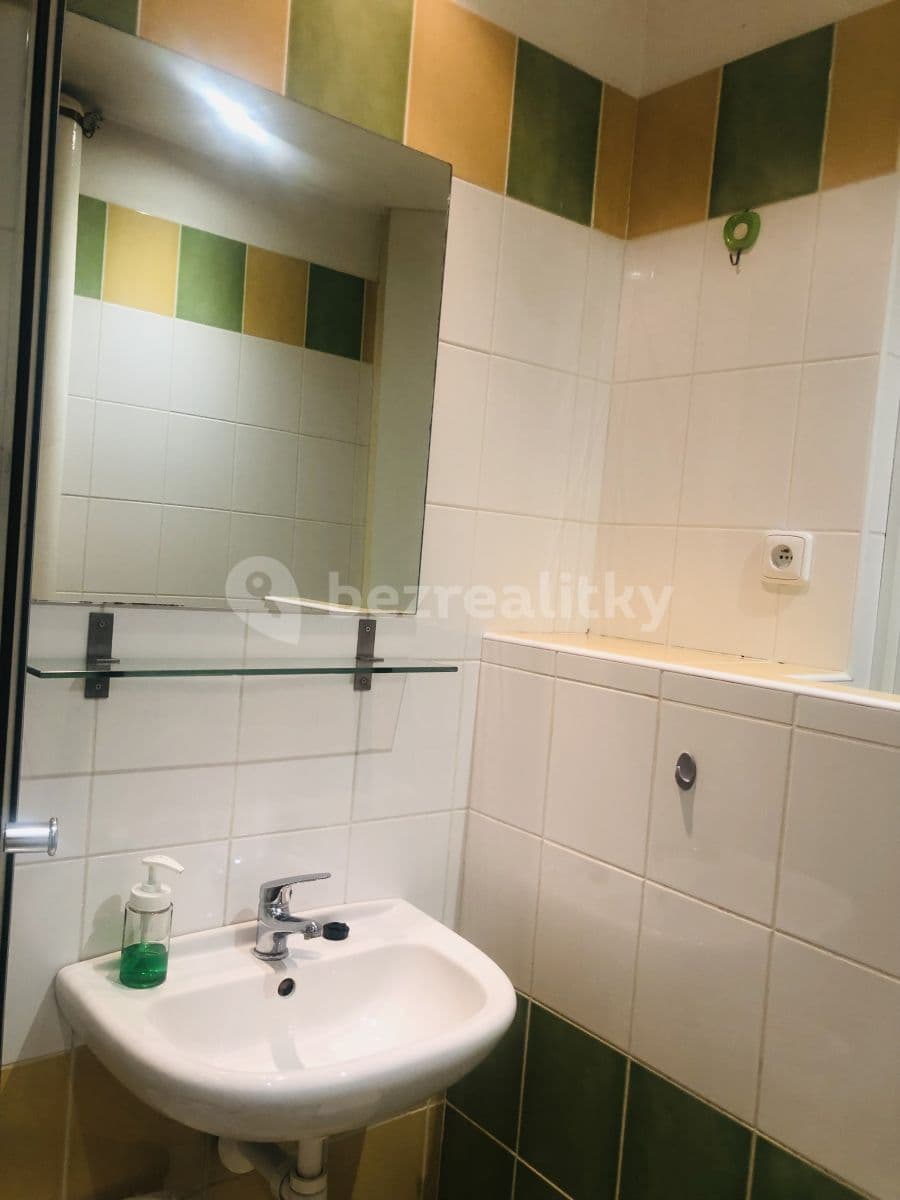 Pronájem bytu 1+1 40 m², Na Hrádku, Pardubice, Pardubický kraj Pronájem bytu 1+1 40 m², Na Hrádku, Pardubice, Pardubický kraj