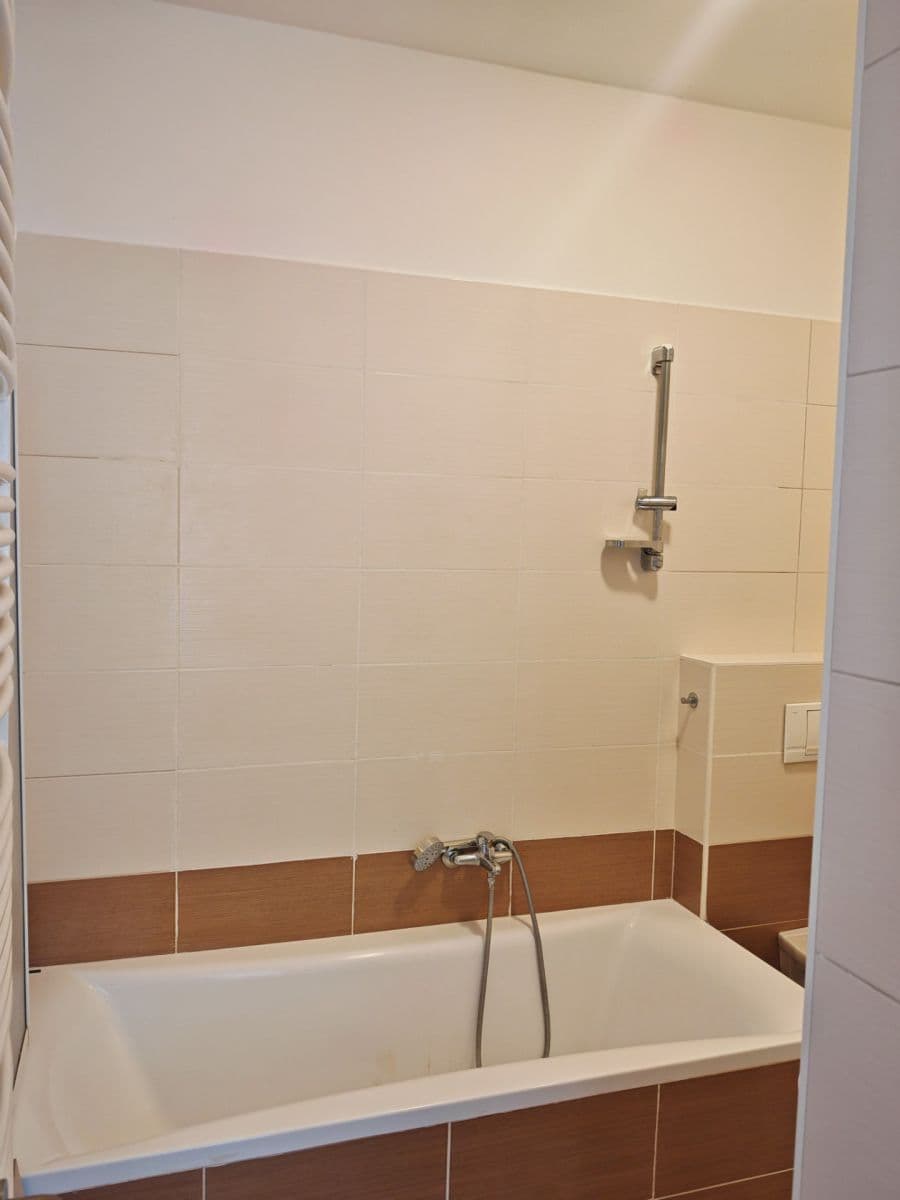 Pronájem bytu 1+kk 35 m², Roháčova, Praha, Praha Pronájem bytu 1+kk 35 m², Roháčova, Praha, Praha