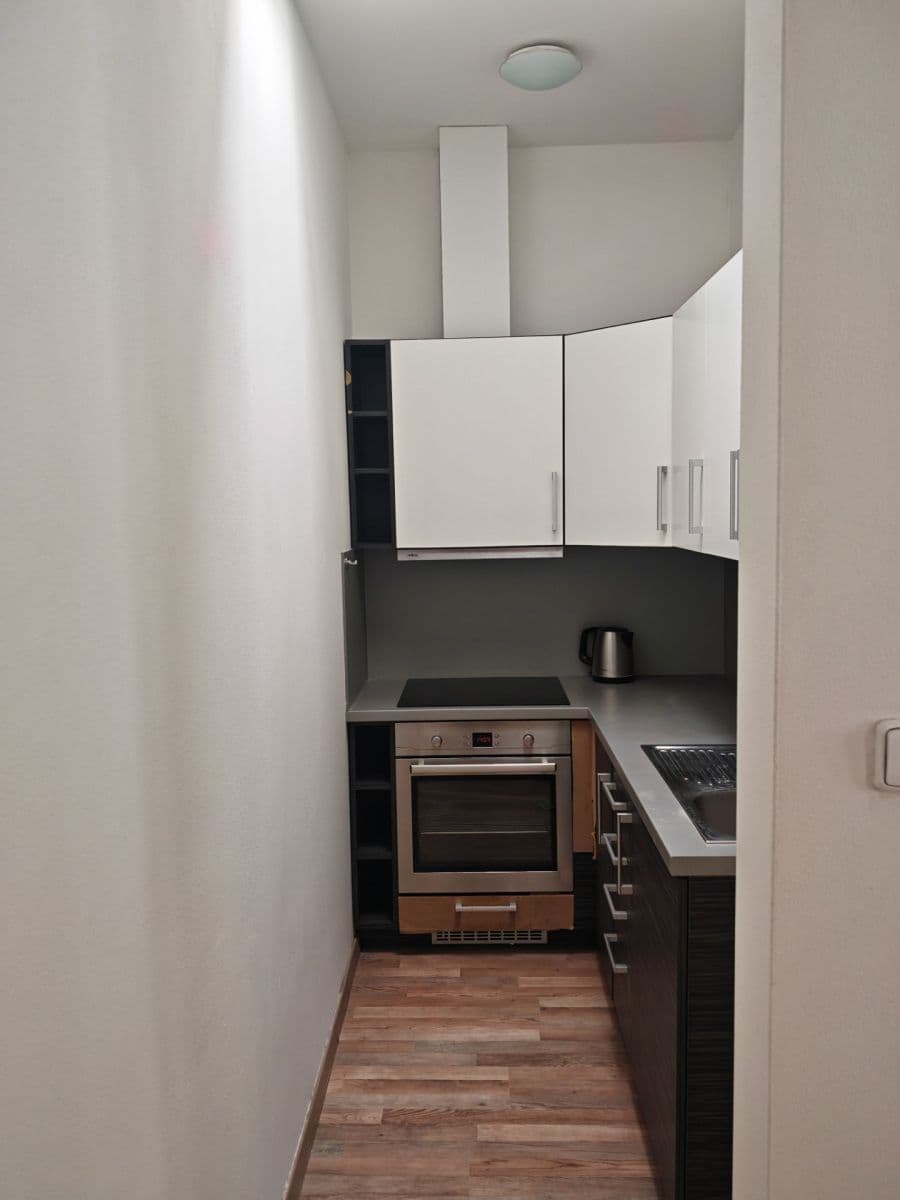 Pronájem bytu 1+kk 35 m², Roháčova, Praha, Praha Pronájem bytu 1+kk 35 m², Roháčova, Praha, Praha