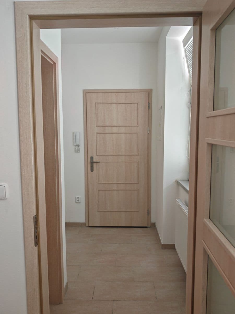 Pronájem bytu 1+kk 35 m², Roháčova, Praha, Praha Pronájem bytu 1+kk 35 m², Roháčova, Praha, Praha