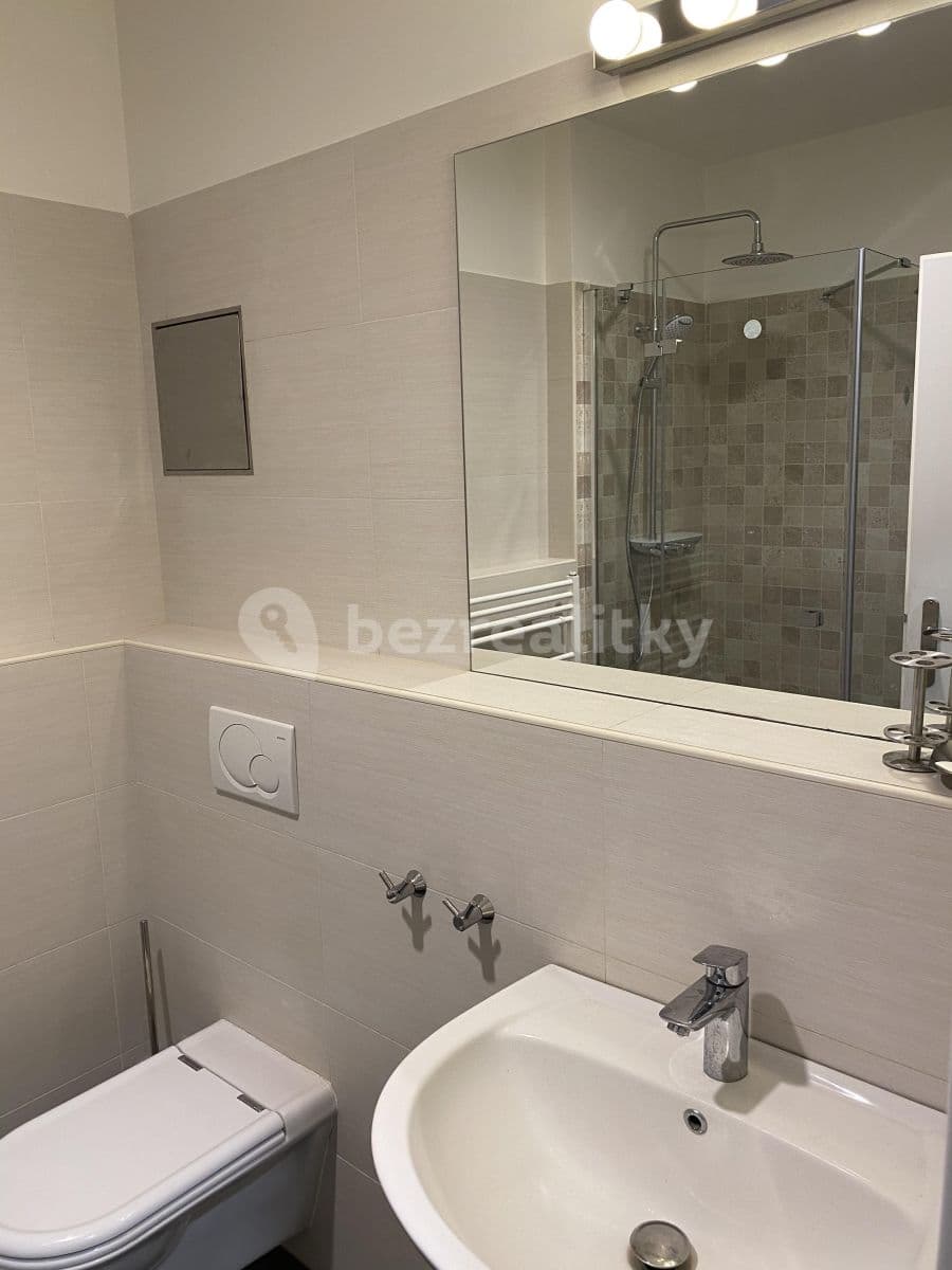 Pronájem bytu 1+1 36 m², Křižíkova, Praha, Praha Pronájem bytu 1+1 36 m², Křižíkova, Praha, Praha