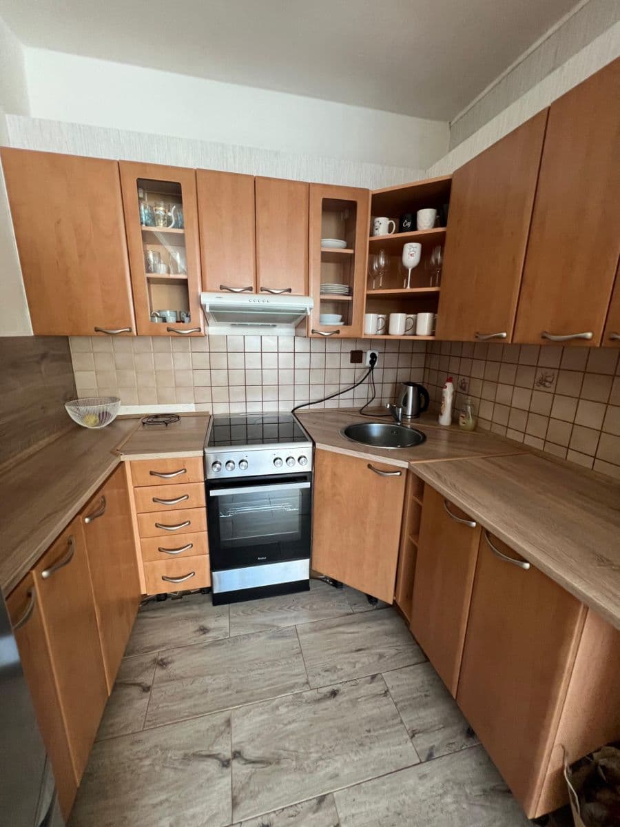 Pronájem bytu 2+kk 40 m², Děčínská, Kladno, Středočeský kraj Pronájem bytu 2+kk 40 m², Děčínská, Kladno, Středočeský kraj